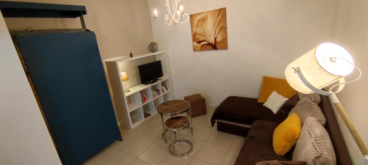 Chaleureuse Petite Maison De Bourg Beaumont-sur-Sarthe Exterior foto